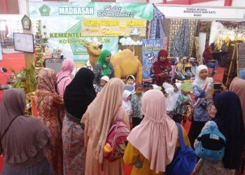 Stand Kemenag Mulai Ramai Pengunjung