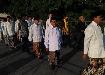 Para Tokoh Lintas Agama Iringkan Walikota Pekalongan