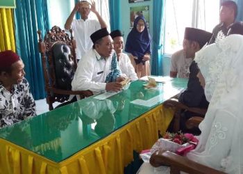 Ijab Qabul Sepasang Pengantin di KUA Kecamatan Pekalongan Barat
