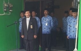 Memaknai Upacara Dengan Meneruskan Perjuangan Pahlawan
