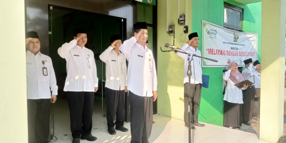 Kankemenag Kota Pekalongan Gelar Upacara Harkitnas Ke-116 Tahun 2024