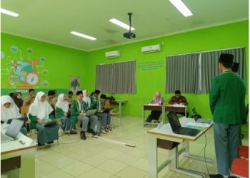 Pertangguh Madrasah Riset, MAN IC Pekalongan Gelar Seminar KIR