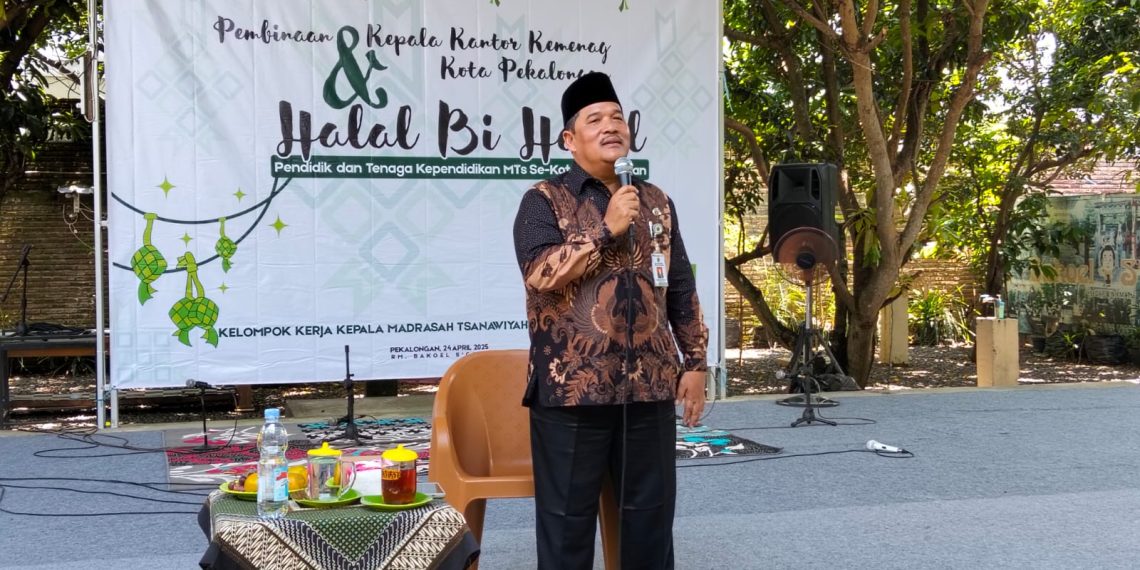 Kepala Kankemenag Kota Pekalongan H. Kasiman Mahmud Desky Hadiri Halal Bihalal KKMTs Kota Pekalongan.
