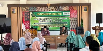 UPZ Kankemenag Kota Pekalongan Salurkan Zakat ASN kepada 67 Guru Honorer MI.