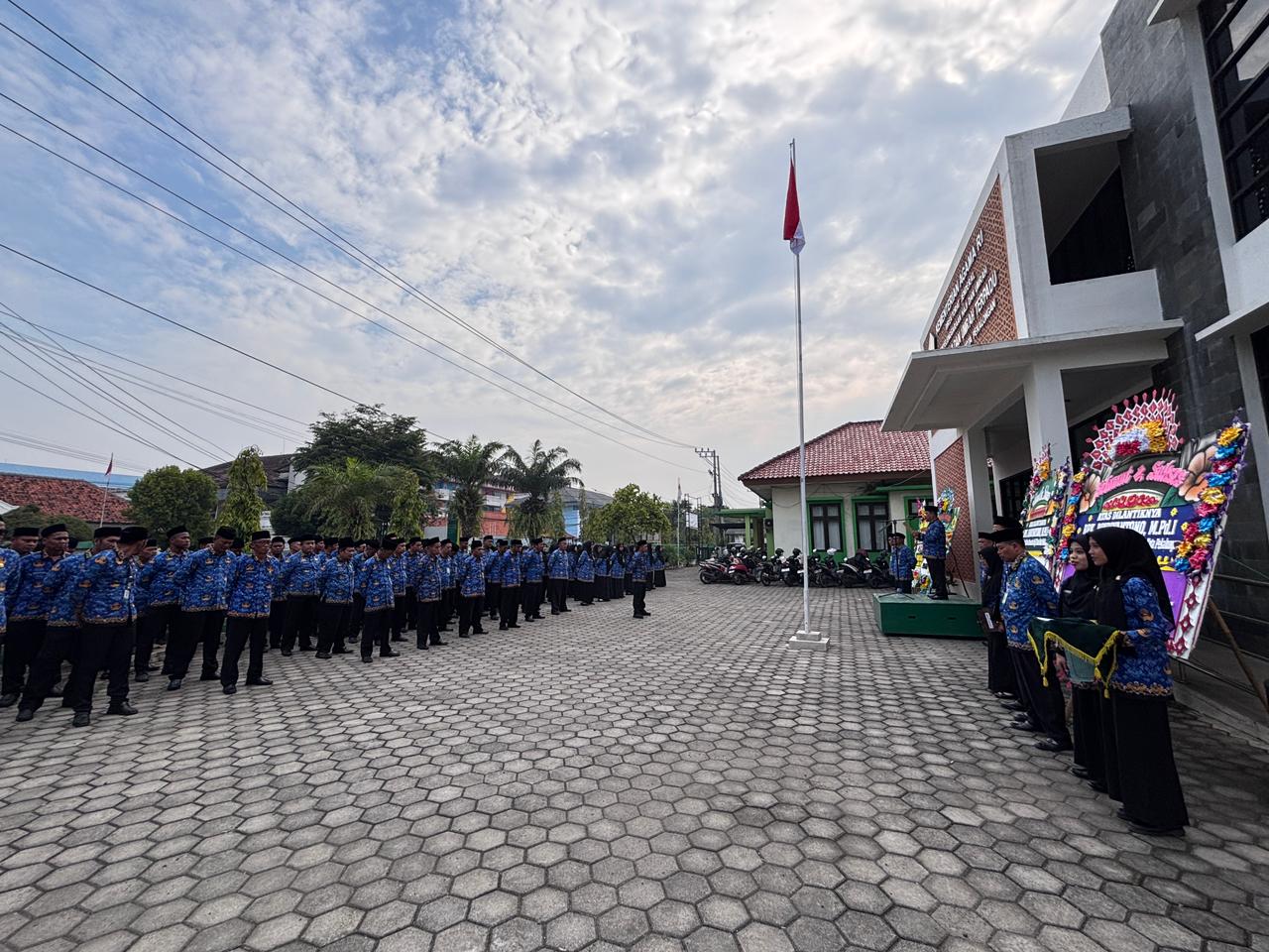 Upacara HUT KORPRI di Kemenag Kota Pekalongan Berlangsung Khidmat, 28 Pegawai Terima SK PPPK