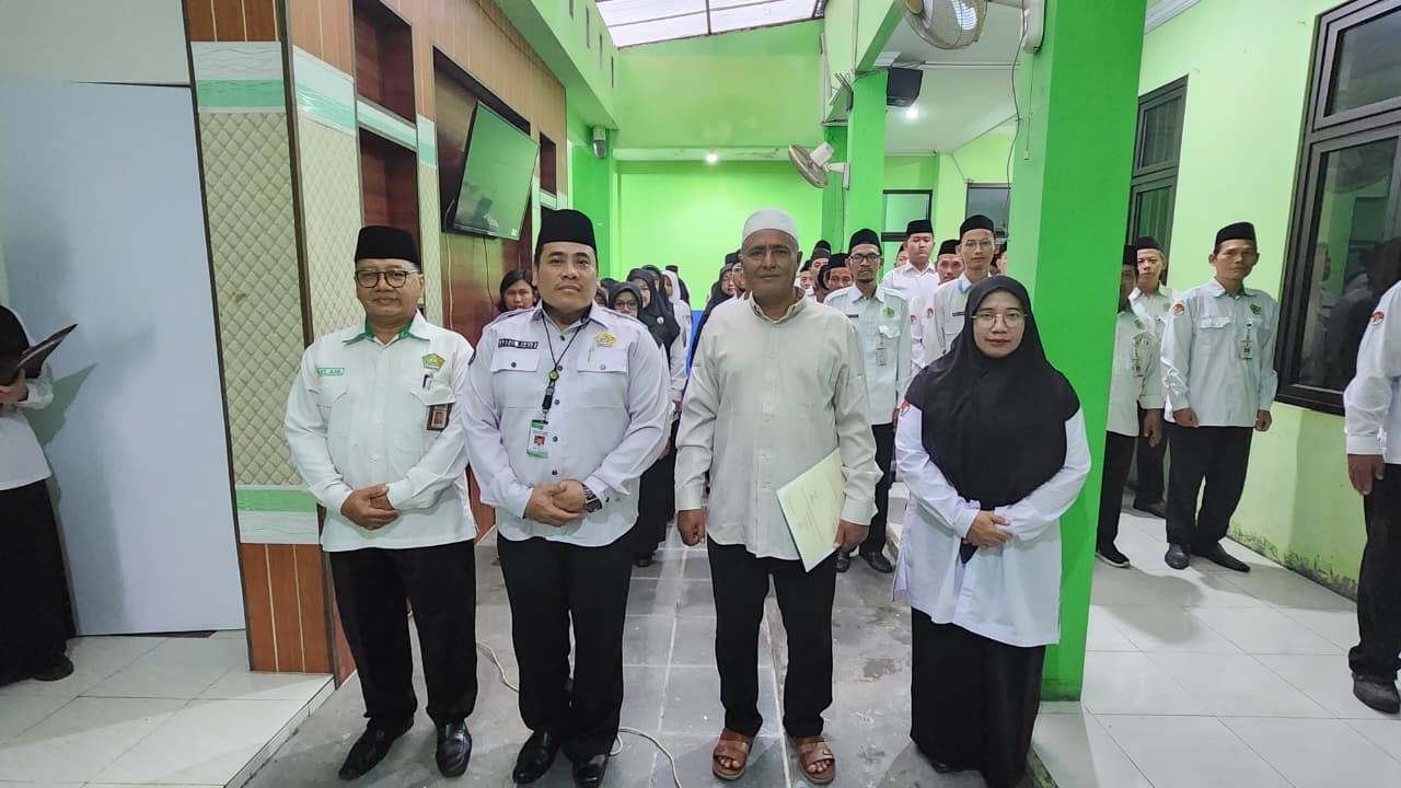Apel Spesial di Kemenag Kota Pekalongan: Sambut Pejabat Baru dan Simbolisasi Sertifikat Tanah Wakaf