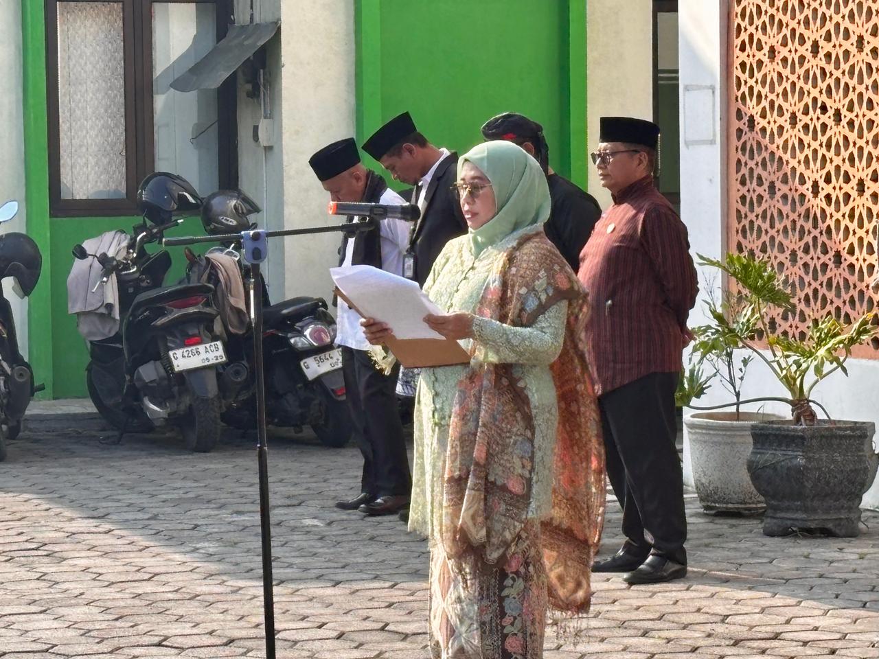 Balutan Budaya dan Semangat Emansipasi Warnai Apel Hari Kartini di Kemenag Kota Pekalongan