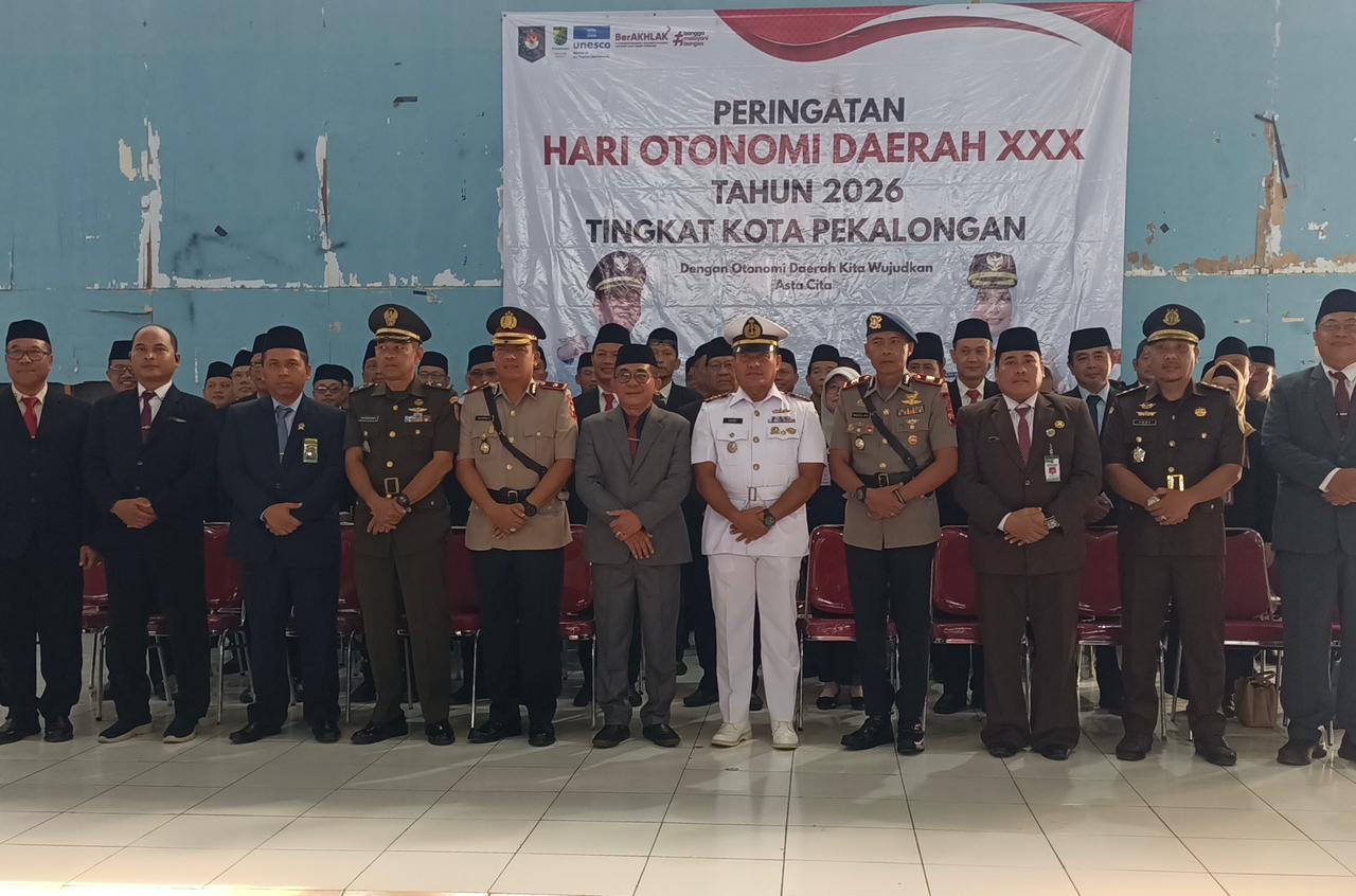 Kepala Kantor Kemenag Kota Pekalongan Hadiri Upacara Hari Otonomi Daerah ke-30