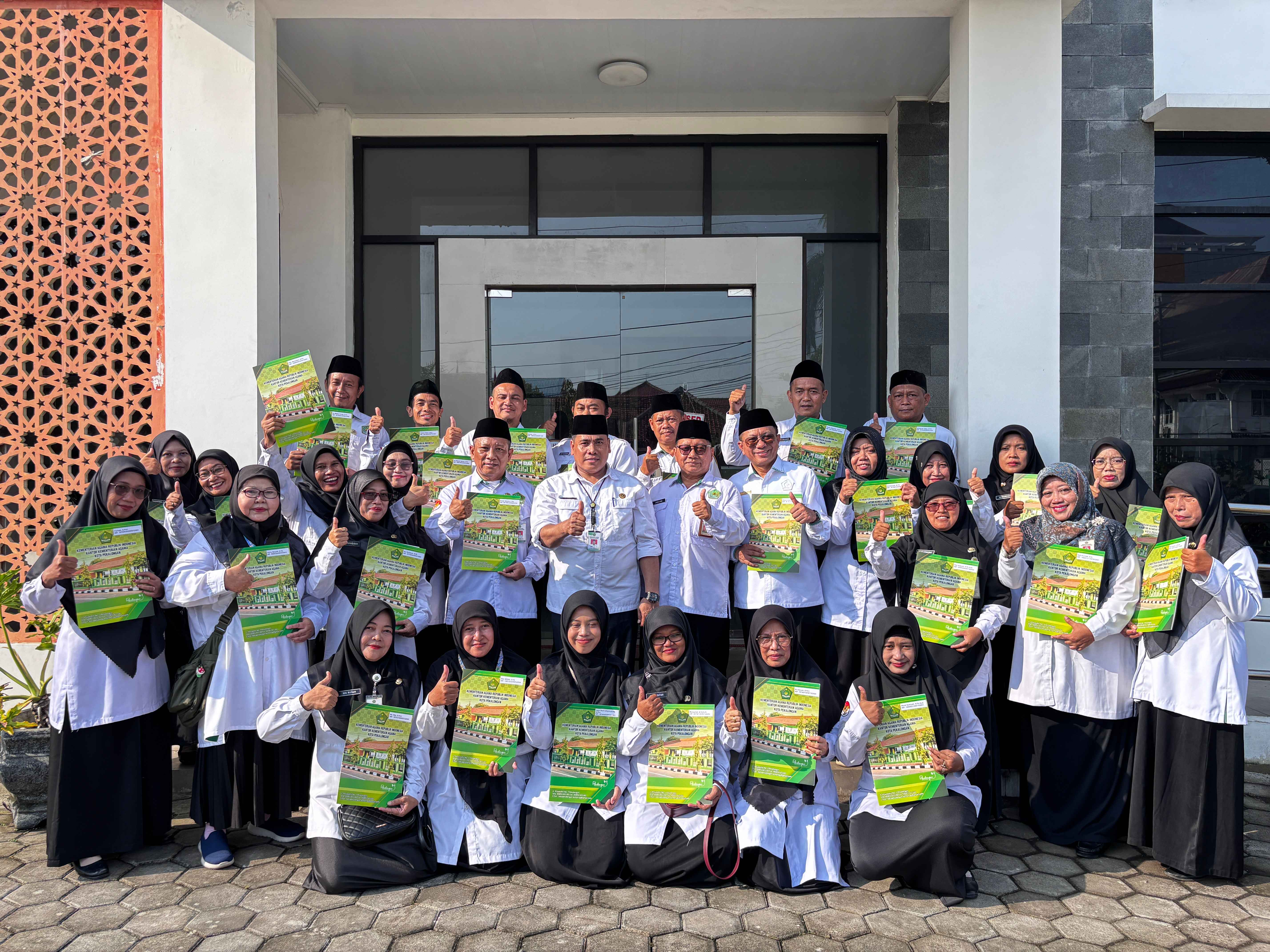 Apel Pagi Penuh Semangat, 29 ASN Naik Pangkat Dorong Pelayanan Berdampak