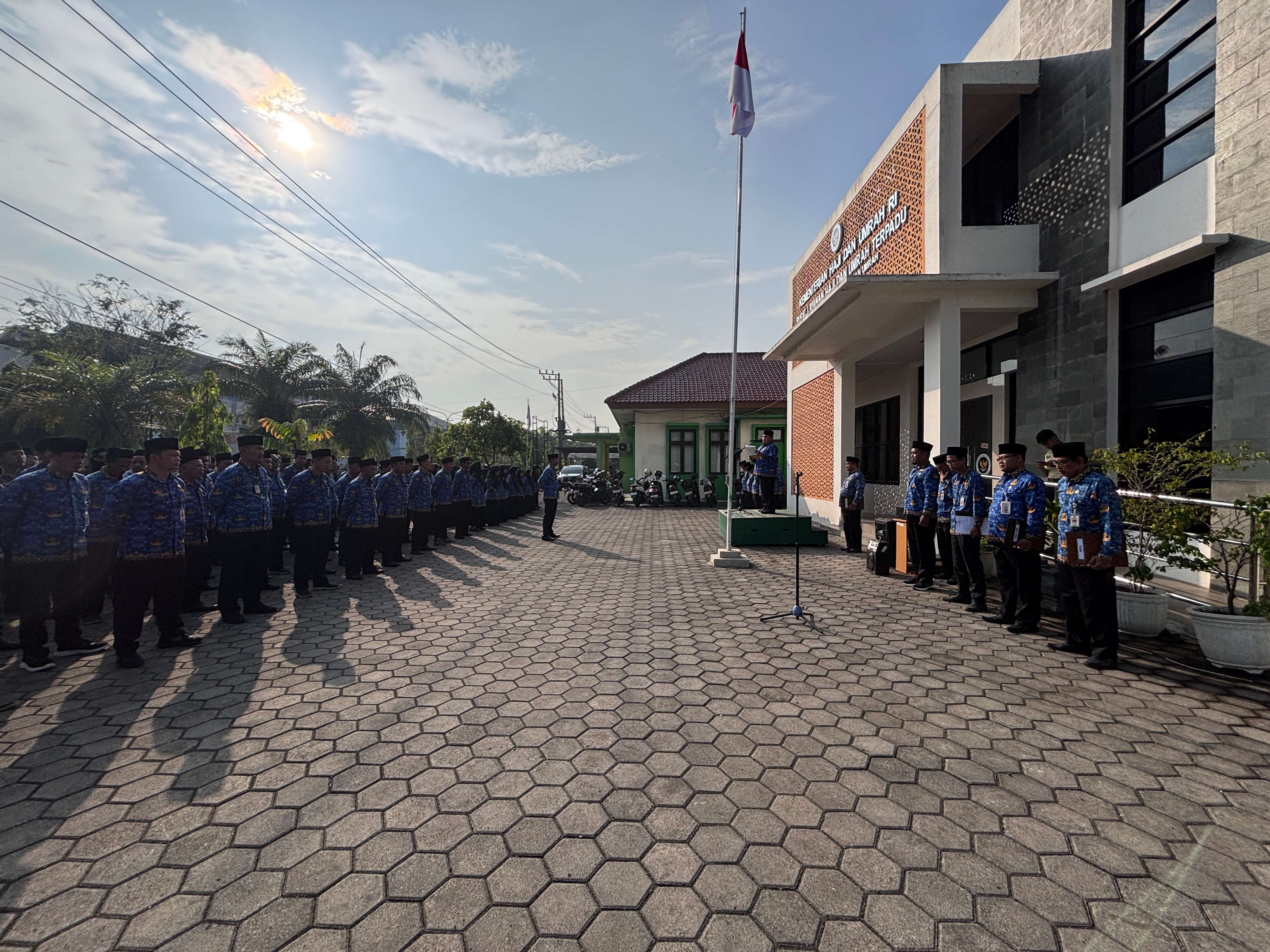 Kemenag Kota Pekalongan Gelar Upacara Harkitnas 2026, ASN Diajak Perkuat Semangat Kebangsaan