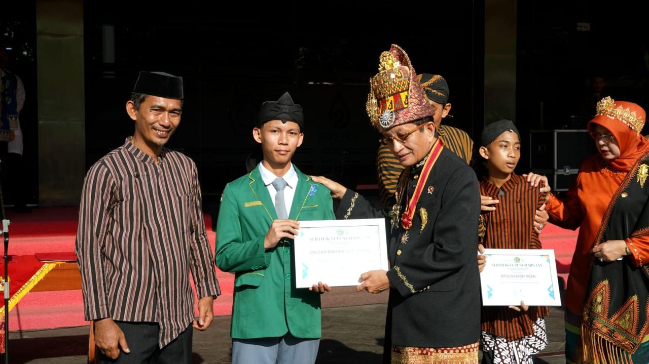 Kemenag RI Apresiasi Siswa MAN IC Pekalongan Raih 24 LoA Kampus Dunia